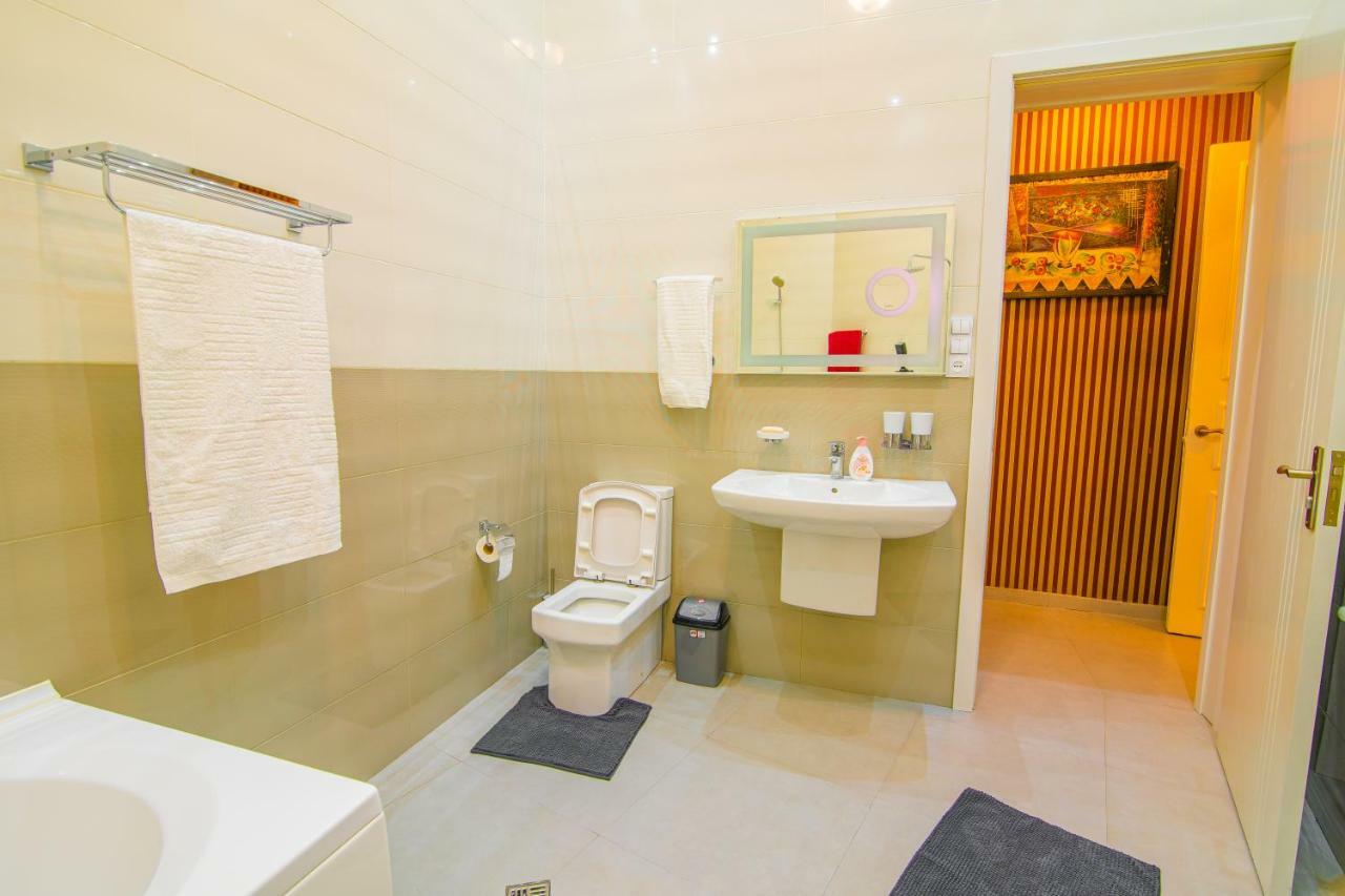 Solo Apartment In City Center Tbilisi Eksteriør bilde
