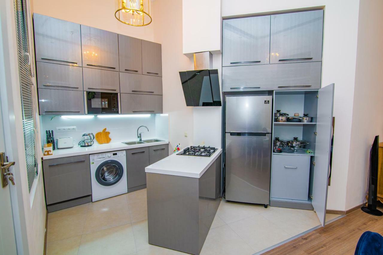 Solo Apartment In City Center Tbilisi Eksteriør bilde